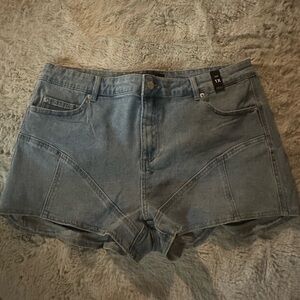 Brand New With Tags- Women's Denim Shorts- Size 1X!